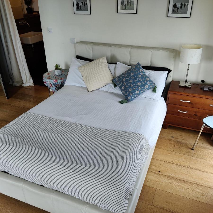 ダンガーバン Cedarblue Bed & Breakfast エクステリア 写真